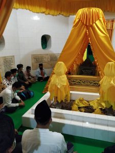 Ziarah bersama Tokoh Agama, Marlin Disambut Hangat di Penyengat