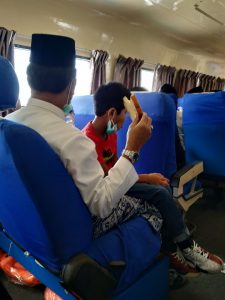 Ketika HMR Tertangkap Kamera Melepas Rindu kepada Anak Bungsunya