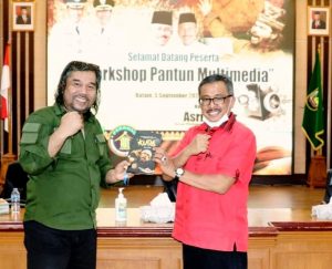 Target Rekor Muri, Jefridin Rancang Peluncuran Buku Pantun Budaya Multimedia