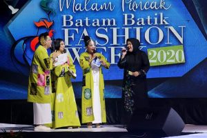Kementerian Parekraf sampai Terpesona Melihat Inovasi Batik Batam Besutan Marlin