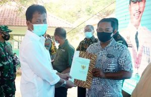HMR Resmikan Kampung Reforma Agraria, & Bagikan Sertifikat Hak Milik Kampung Tua