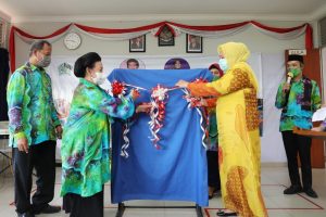 Resmikan Batik SLB Kartini Batam, Satu Lagi Bukti IKM Binaan Marlin kian Berkembang