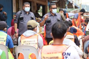 Puluhan Orang langsung Di-rapid Test Usai Terjaring Razia Protokol Kesehatan Covid-19