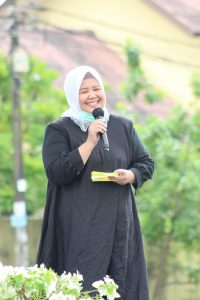 Dari Pintu ke Pintu Marlin Silaturahmi, Sapa Ibu-ibu di Tiban Lama