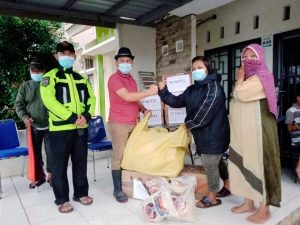Dikoordinir Disbudpar, Pelaku Pariwisata Bantu Korban Banjir di Green Nongsa City