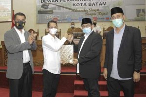 9 Penghargaan untuk Pemko Batam, Tuntas Dikupas Amsakar saat LKPJ Wali Kota di DPRD
