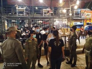 Tim Gabungan Tutup Tempat Usaha karena Langgar Prokes, Makanya Jangan Main-main!