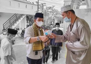 Serahkan Bantuan untuk Masjid, Amsakar Harap Ibadah Kian Nyaman dan Jaga Prokes