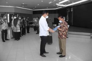 6 ASN Purna Tugas, HMR Ucap Terima Kasih dan Bangga Atas Pengabdiannya untuk Batam
