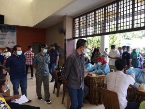 Amsakar Berdecak Kagum Lihat “Militansi” 𝟯.𝟴𝟬𝟬 Warga Nongsa Ikut Vaksinasi Covid-19