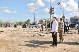 Tinjau Penataan Simpang Barelang, HMR: Semua Lancar, InshaAllah Desember Siap