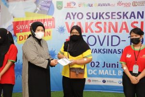Cek Vaksinasi 1.200 Karyawan DC Mall, Wagub Marlin Terus Bergerak Halau Covid-19