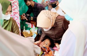 Khitanan Masal di Lingga, Marlin Doakan Anak-anak Cepat Sembuh & Tak Lalaikan Salat