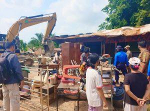Simpang Barelang Mulai Ditata, Kasatpol-PP: Mayoritas PKL Bongkar Sendiri Kiosnya