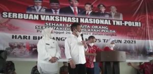 Tinjau Vaksinasi Massal Bersama Wagub Marlin, HMR Pekikkan: Salam Sehat!