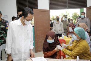 Amsakar Kagumi Semangat Pelajar di Batam Ikut Vaksinasi Agar Terlindung dari Covid-19