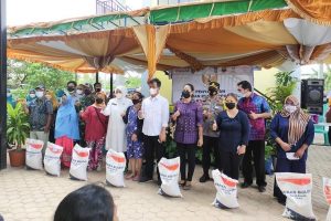 Tuntas & Tepat Waktu, Bantuan Beras PPKM di Batam Jangkau Lebih 37 Ribu Keluarga