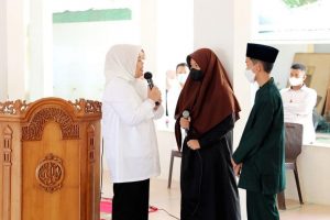 Serahkan 1.500 Paket Imun untuk Santri, Marlin Harap Sekolah Tatap Muka Bisa Dimulai