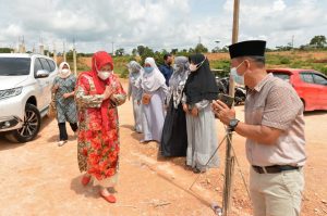 Masjid Raja Hamidah, Bentuk Penghargaan Wagub Marlin kepada Ibunda