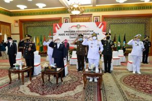 Berwibawa, Wagub Marlin Hadiri Apel Hari Kesaktian Pancasila Bersama Petinggi Negeri
