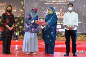 Marlin Tular Pengalaman Majukan Batik Batam di A-Plus Kepri Batik Met Gala