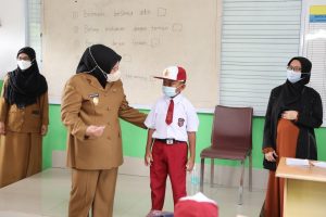 Jaga PTM Tetap Lancar, Marlin Minta Orang Tua Awasi Anak saat Pergi & Pulang Sekolah