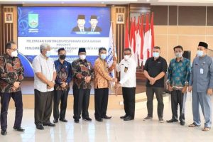 Lepas Kontingen Pesparawi, Jefridin Pesan Bahanakan Nama Batam di Tingkat Nasional
