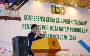 Beri Motivasi, HMR Urai Peran Penting Guru lewat Pendidikan untuk Majukan Ekonomi