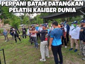Dua Pelatih Tim Pelatnas Kaliber Dunia Gembleng Pelatih Panahan Perpani Batam