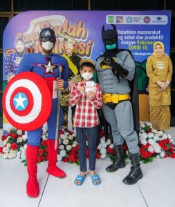𝗟𝗲𝗻𝘀𝗮: Bersama Marlin, Para Superhero Turun ke Batam, Kawal Vaksinasi Anak-anak