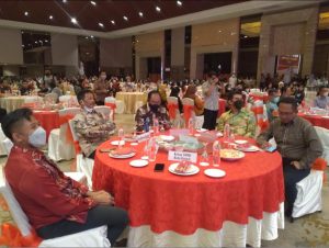 Pakai Batik Cokelat, HMR Hadiri Acara Pisah Sambut Kapolresta Barelang Malam Ini
