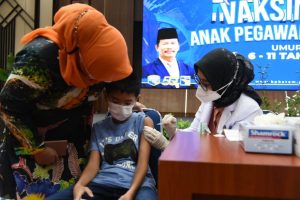 GALERI FOTO: Wagub Marlin Hadiri Vaksinasi Anak Pegawai BP Batam