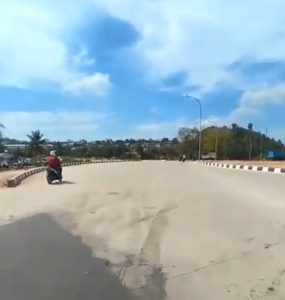 Asyiknya Meluncur di Jalan Bebas Macet di Bundaran Simpang Barelang