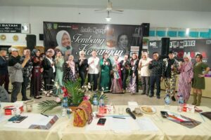 GALERI FOTO: Marlin Hadiri Malam Final Lomba Tembang Kenangan Piala Wagub Kepri