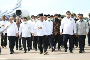 CATATAN KAKI: Mengiring Menko Airlangga Resmikan Masjid Tanjak Bersama HMR