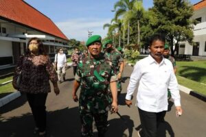 Komandan Sekolah Staf & Komando TNI AD Apresiasi Pembekalan HMR kepada 273 Pasis