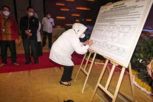 Bersama Marlin, Para Kepala Daerah Teken Komitmen Beri Layanan Terbaik tanpa Korupsi