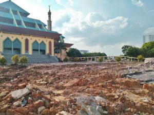 Foto-foto Suasana Masjid Agung Batam yang Mulai Direvitalisasi