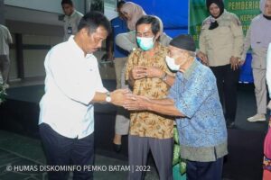 Tokoh Masyarakat Lubukbaja Apresiasi Kepedulian HMR & Marlin kepada Lansia