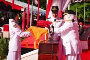 KINERJA MARLIN: Jadi Irup Penurunan Bendera HUT Ke-77 RI Tingkat Provinsi Kepri