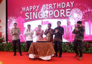 HMR & Menlu Singapura Bertemu, Dorong Tingkatkan Kerja Sama Ekonomi Dua Kawasan