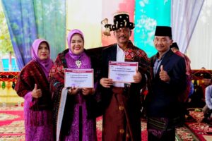 GALERI FOTO: HMR & Marlin dapat Piagam Penghargaan dari Raja Luat Sabungan Julu