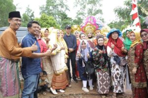 Mulai Polantas Cilik hingga Ibu-ibu Bawa Sayur, Meriahkan HUT Ke-77 RI di Sungaidaun