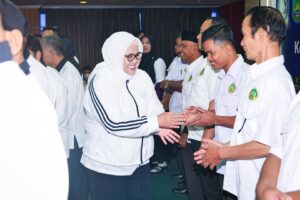 KINERJA MARLIN: Lantik Jajaran Pengurus Keluarga Besar Kabupaten Kampar Se-Kepri
