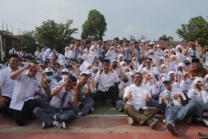 Jadi Kebanggaan & Inspirasi, Siswa SMAN 1 Tanjungpinang Riang Dikunjungi “Bang” HMR