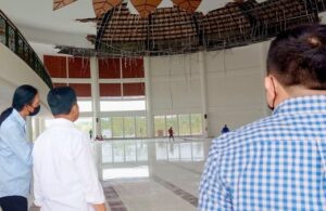 HMR Langsung Tinjau Lepasnya Plafon Masjid Tanjak