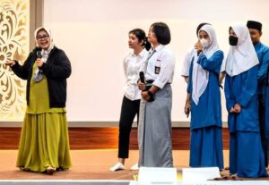 Beri Kunci Sukses Pelajar SMAN 1 Batam, Marlin: Fokus Pada Tujuan, & Jaga Etika