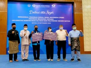 Beri Beasiswa 100 Mahasiswa Berprestasi, HMR Puji BI Batam dalam Siapkan SDM Andal
