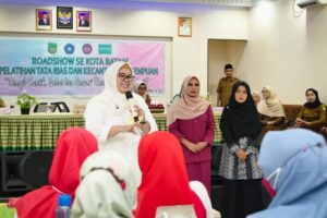 WARTA FOTO: Marlin Ungkap Tips Cantik & Enerjik ke Ibu-ibu Majelis Taklim & Guru PAUD