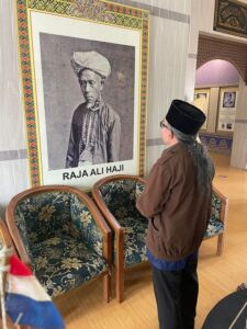 Haru, Jauh-jauh Datang ke Museum Batam, Kyai Bawean Doakan Raja Ali Haji